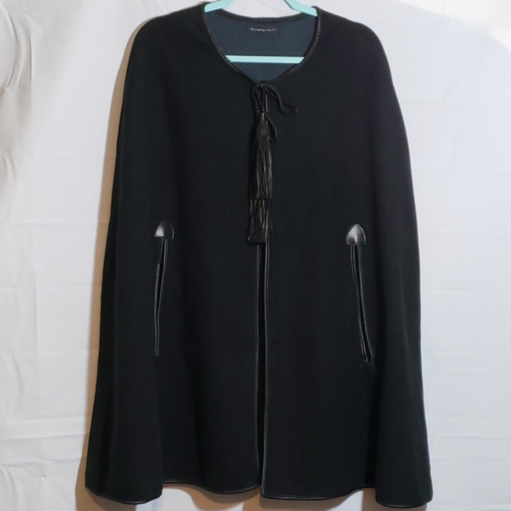 NEW ANTHROPOLOGY DO EVERYTHING IN LOVE BLACK FLEECE CAPE/PONCHO